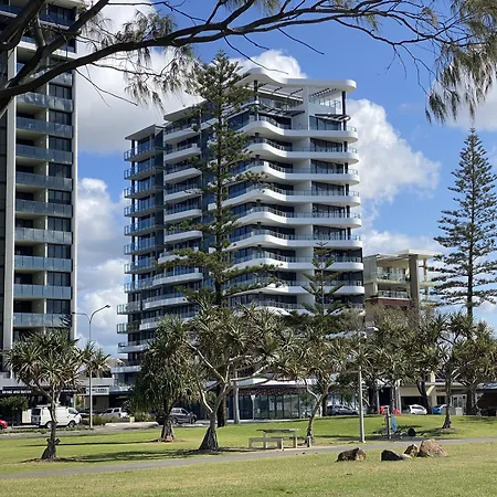 X Kirra Apartments-2
